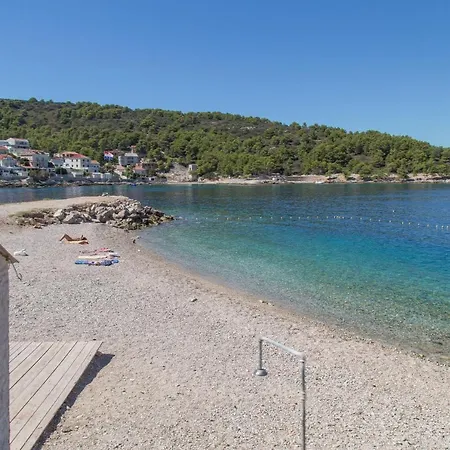 Apartment By The Sea Stomorska, Solta - 5239 *