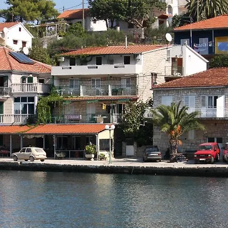 By The Sea Stomorska, Solta - 5239 Apartment Stomorska