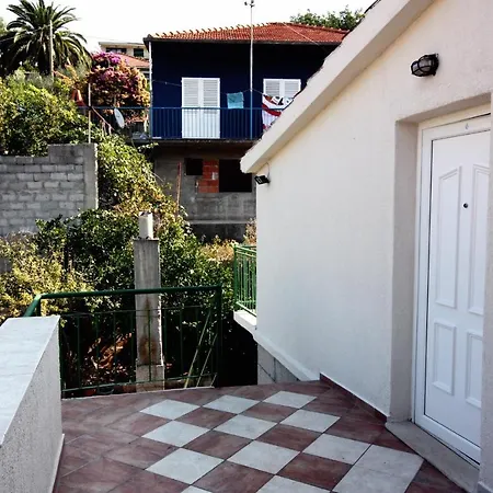 Apartman By The Sea Stomorska, Solta - 5239 Stomorska