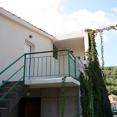 Apartman By The Sea Stomorska, Solta - 5239